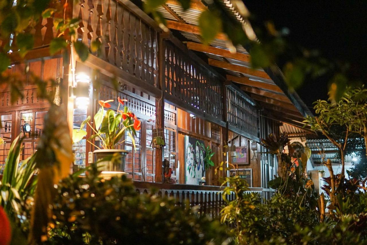 Rumah Kayu Sulawesi Antique Бедуґул Екстер'єр фото